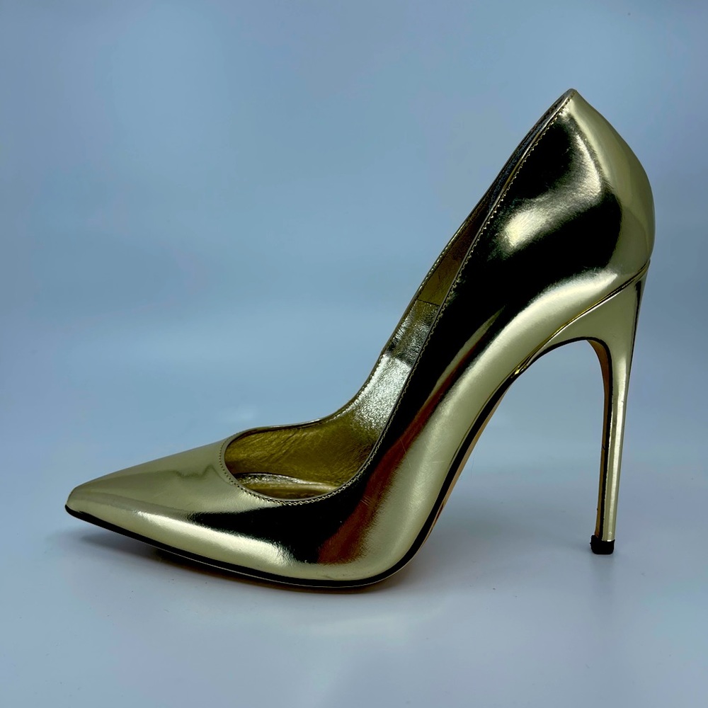 Gold mirrored pumps